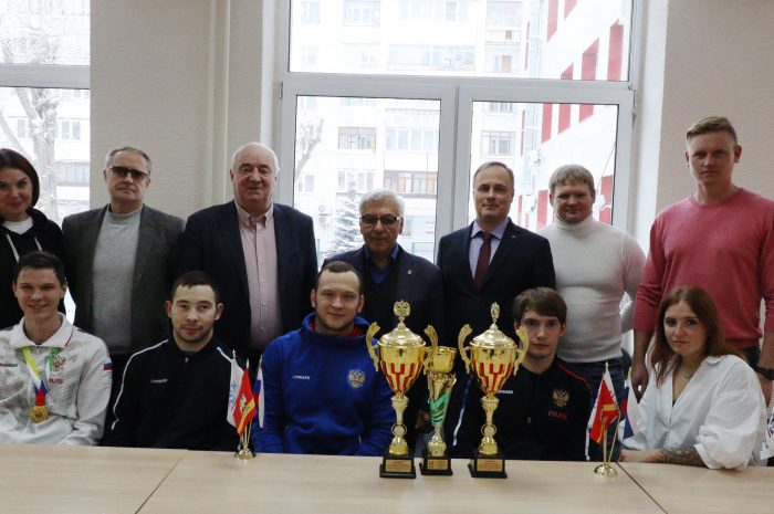 В УралГУФК прошла встреча сильнейших спортсменов сборной Челябинской области с ректором университета.