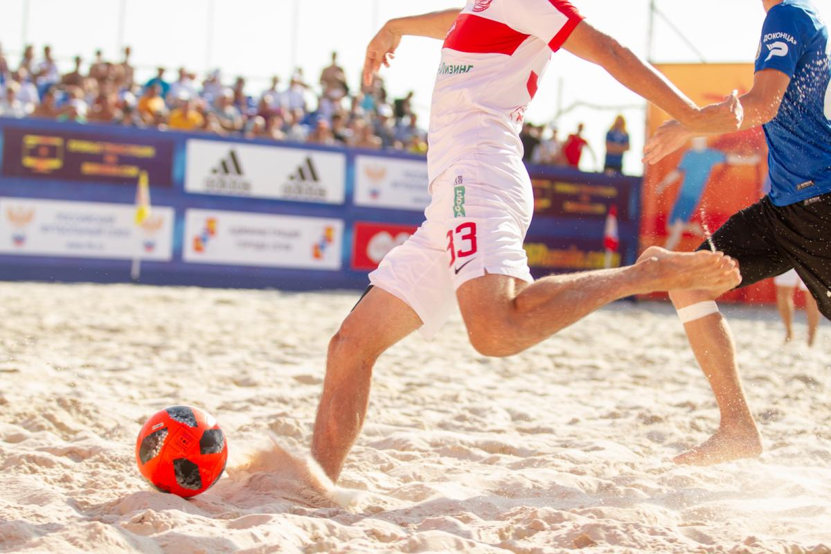 Правила пляжного футбола. Пляжный футбол. Пляжный футбол пенальти. Пляжный футбол 1992. Футбол на пляже.